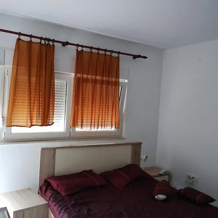 Διαμέρισμα Emy 1 *